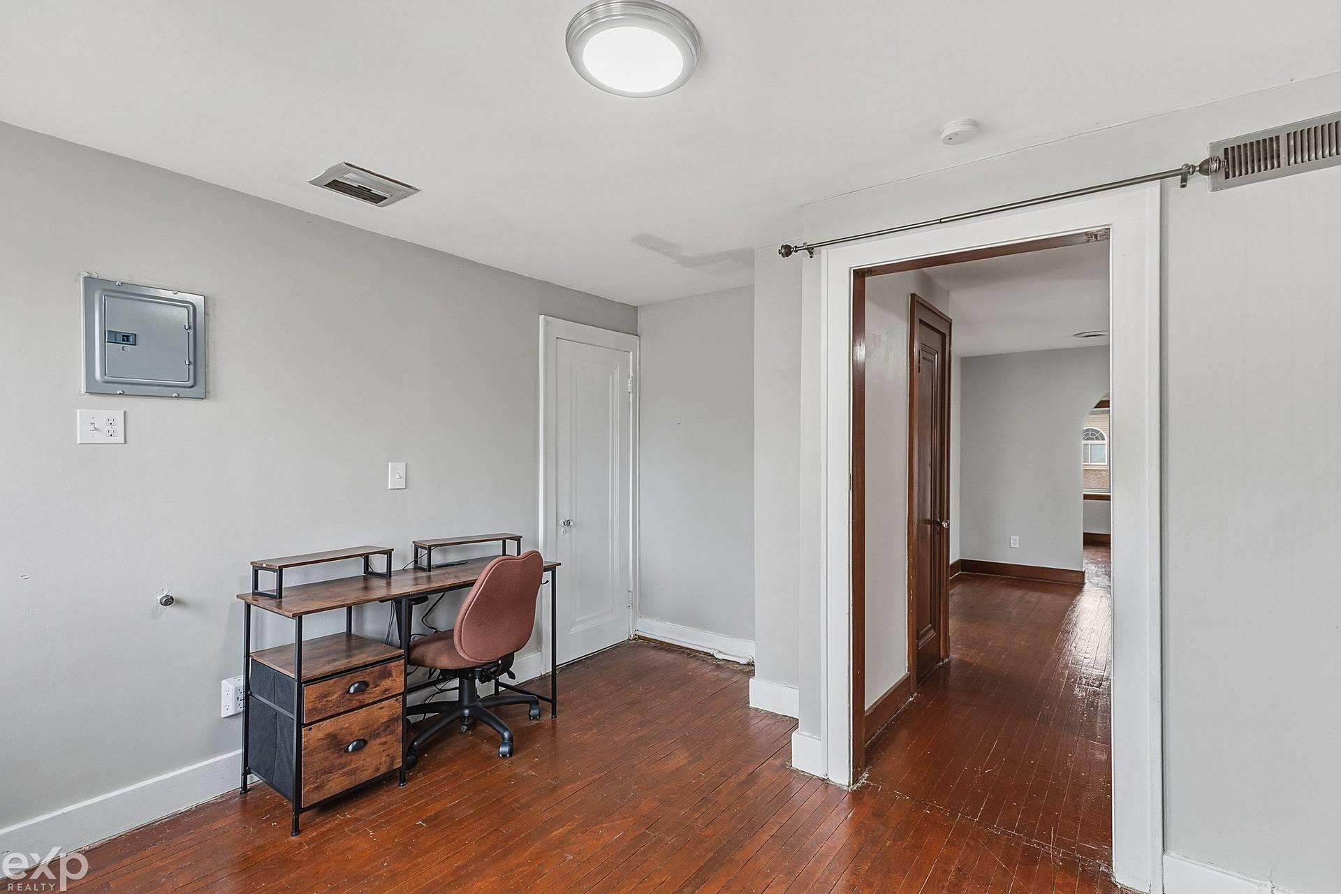 22022 Beechwood Avenue