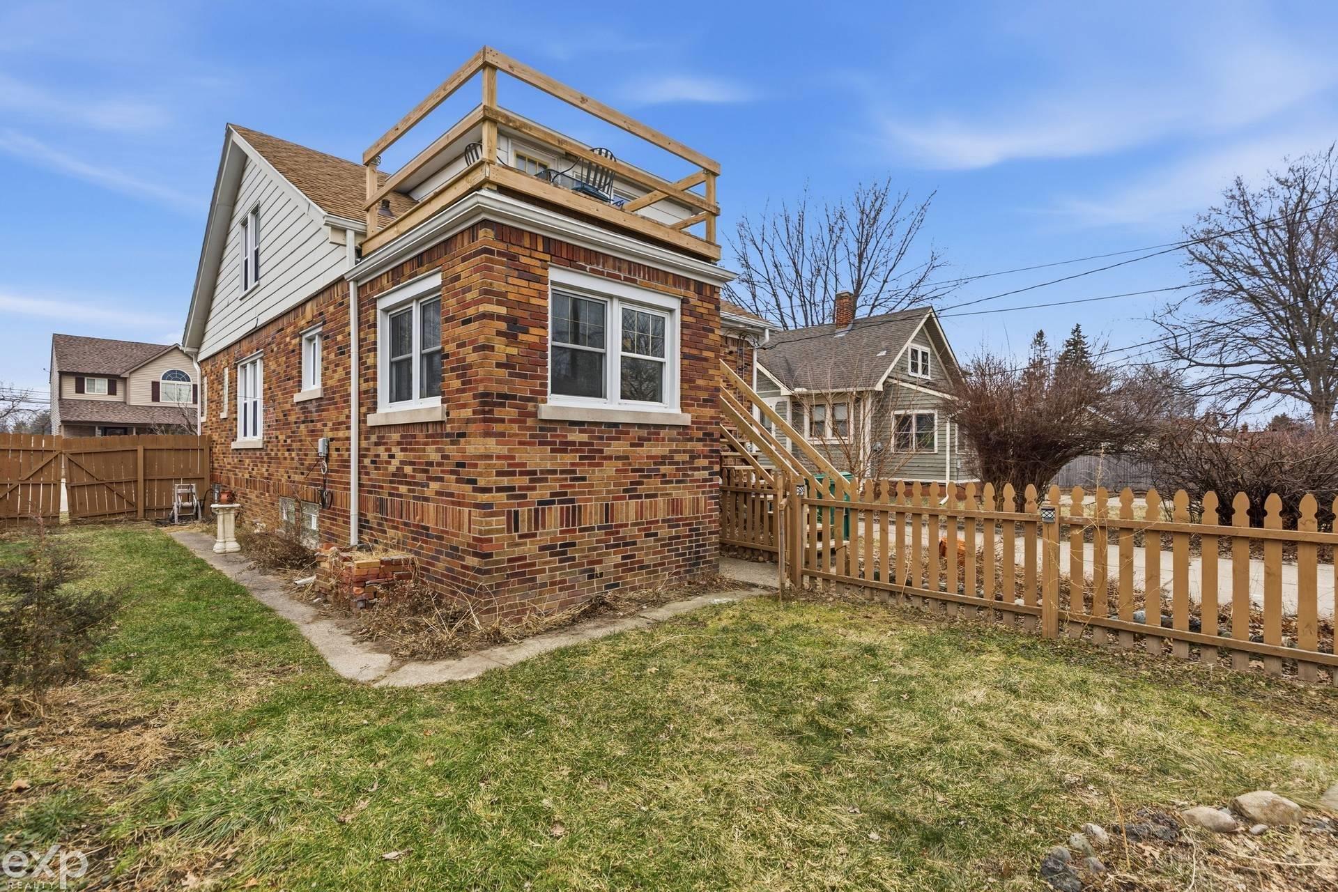 22022 Beechwood Avenue