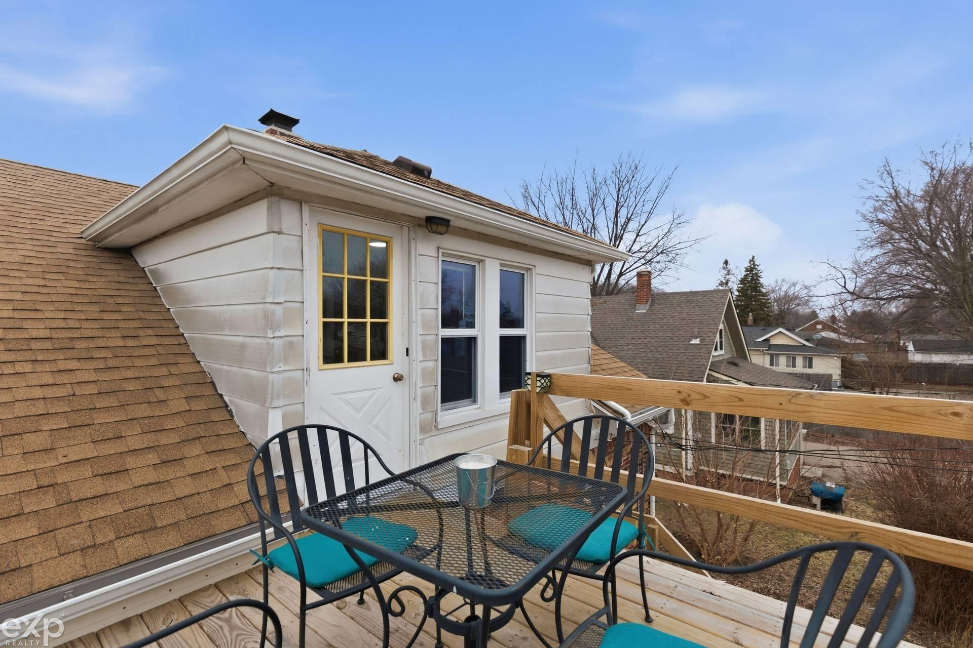 22022 Beechwood Avenue