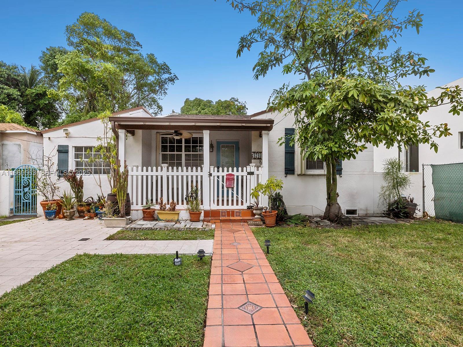 1743 SW 24th Terrace
