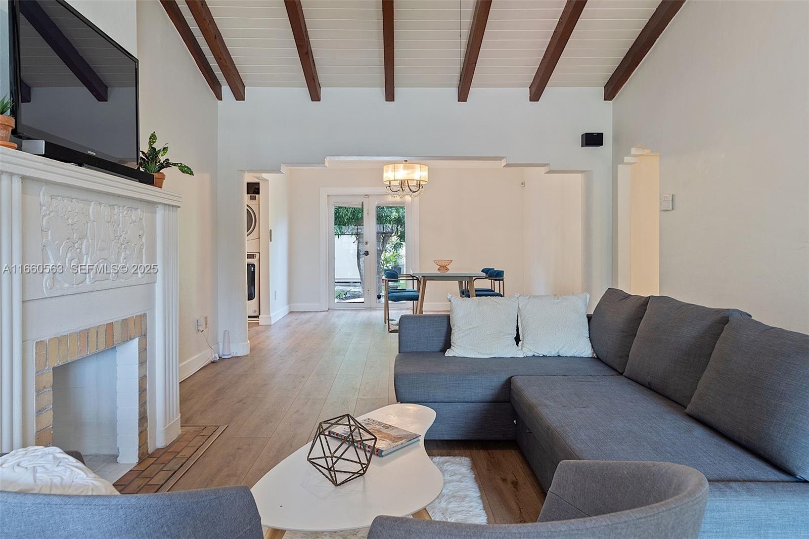 1743 SW 24th Terrace