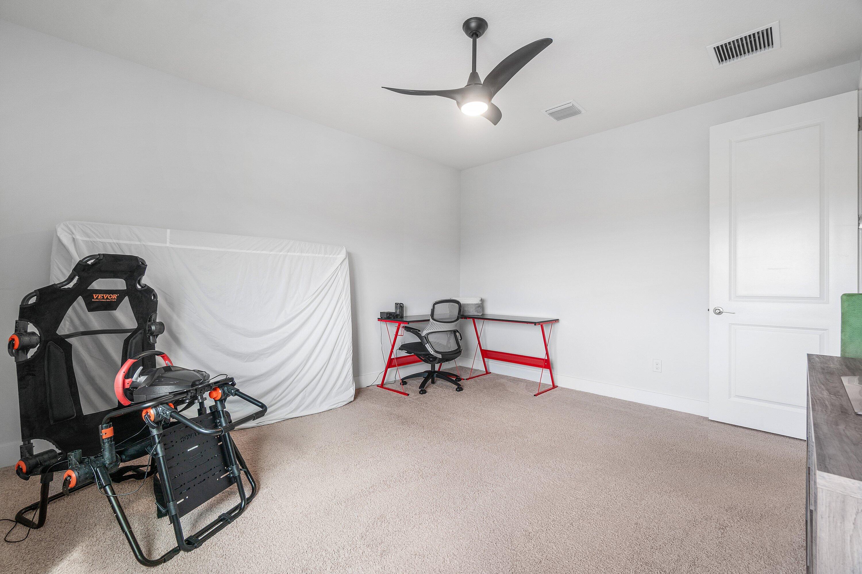 7296 Estero ()