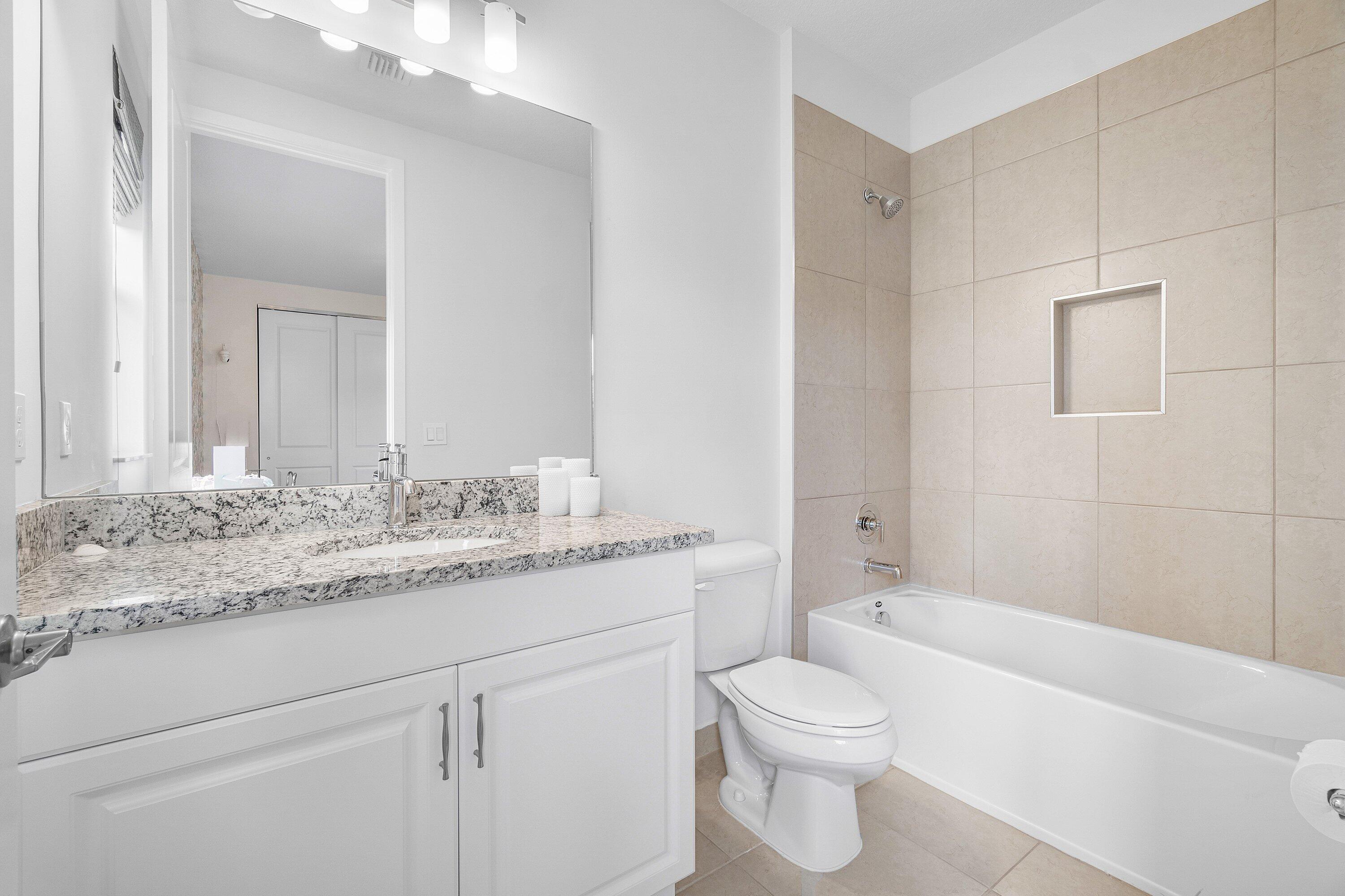 7296 Estero ()