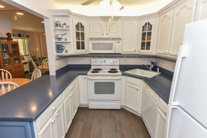 305 Knotty Pine