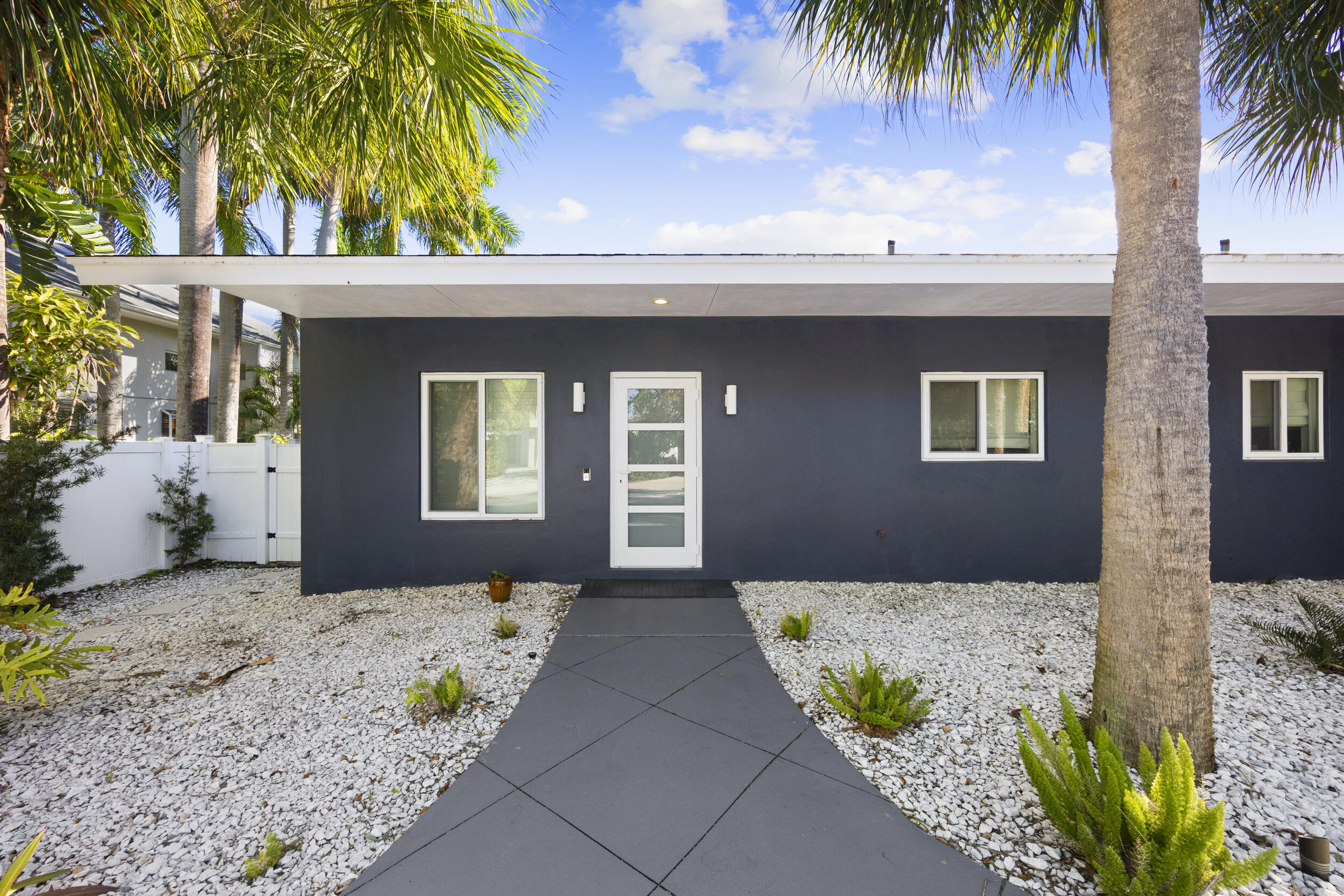 930 NW 4th Court