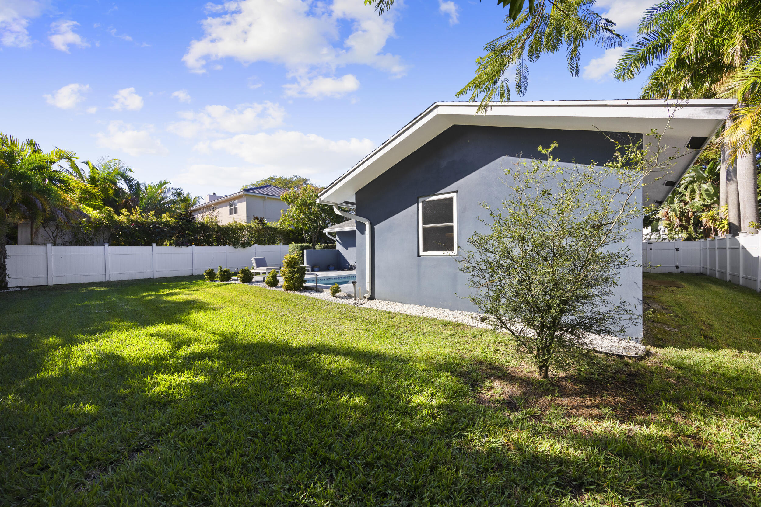 930 NW 4th Court
