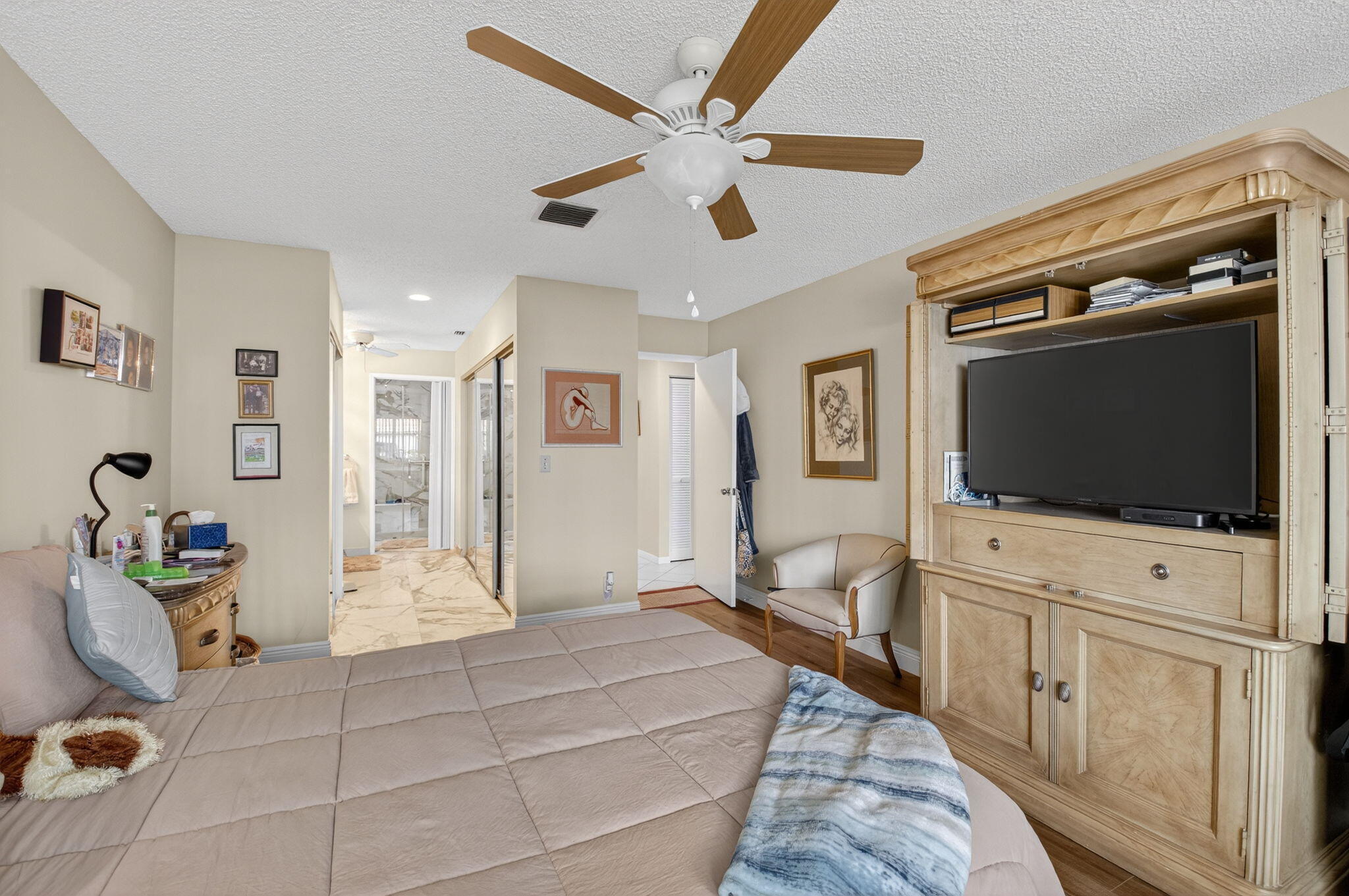 6234 Pointe Regal Circle