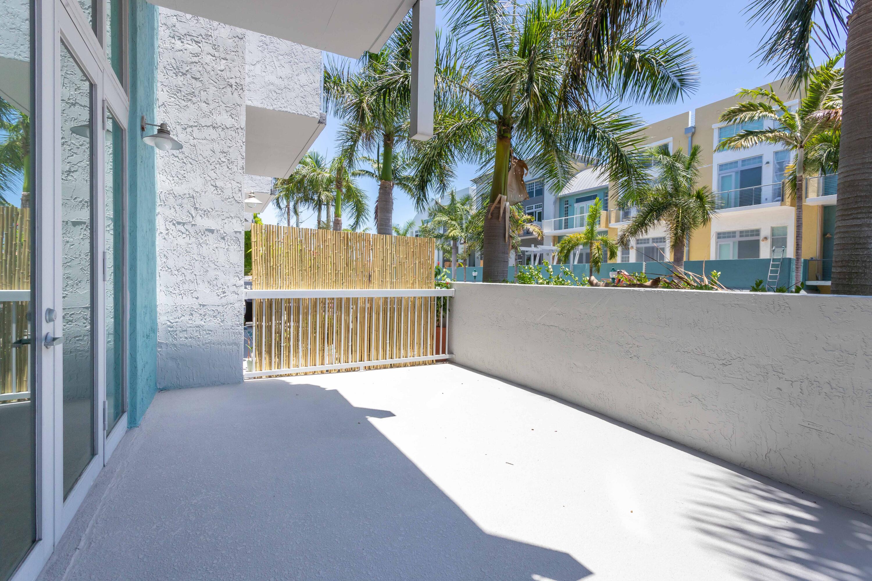 180 NE 4th Avenue 204