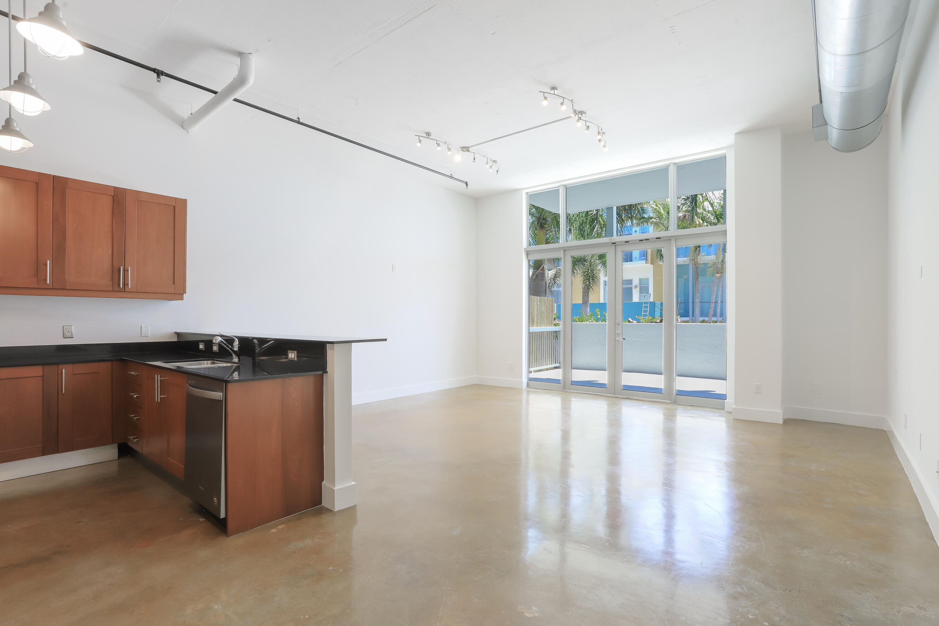 180 NE 4th Avenue 204