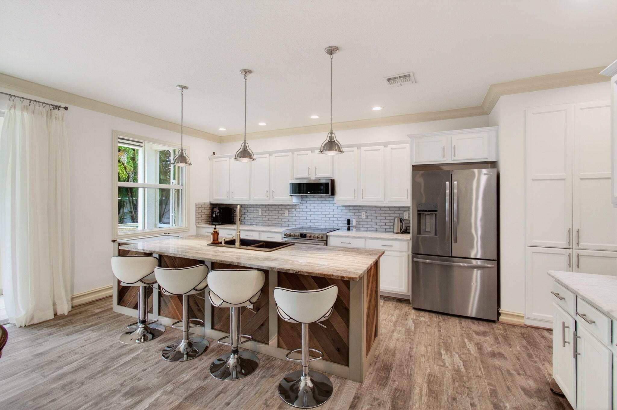 9732 Phipps Lane