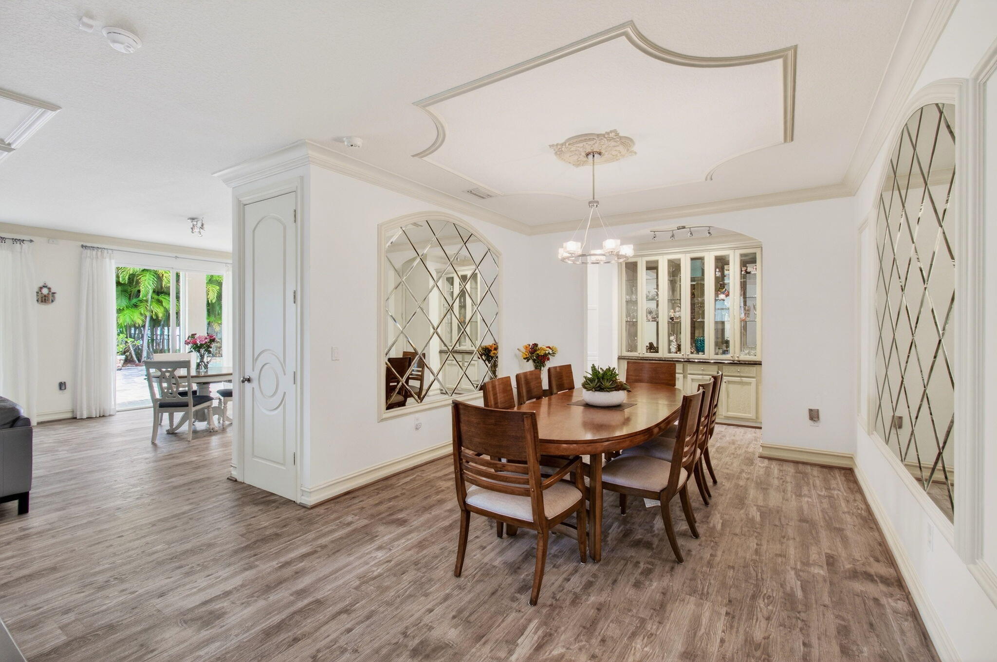 9732 Phipps Lane