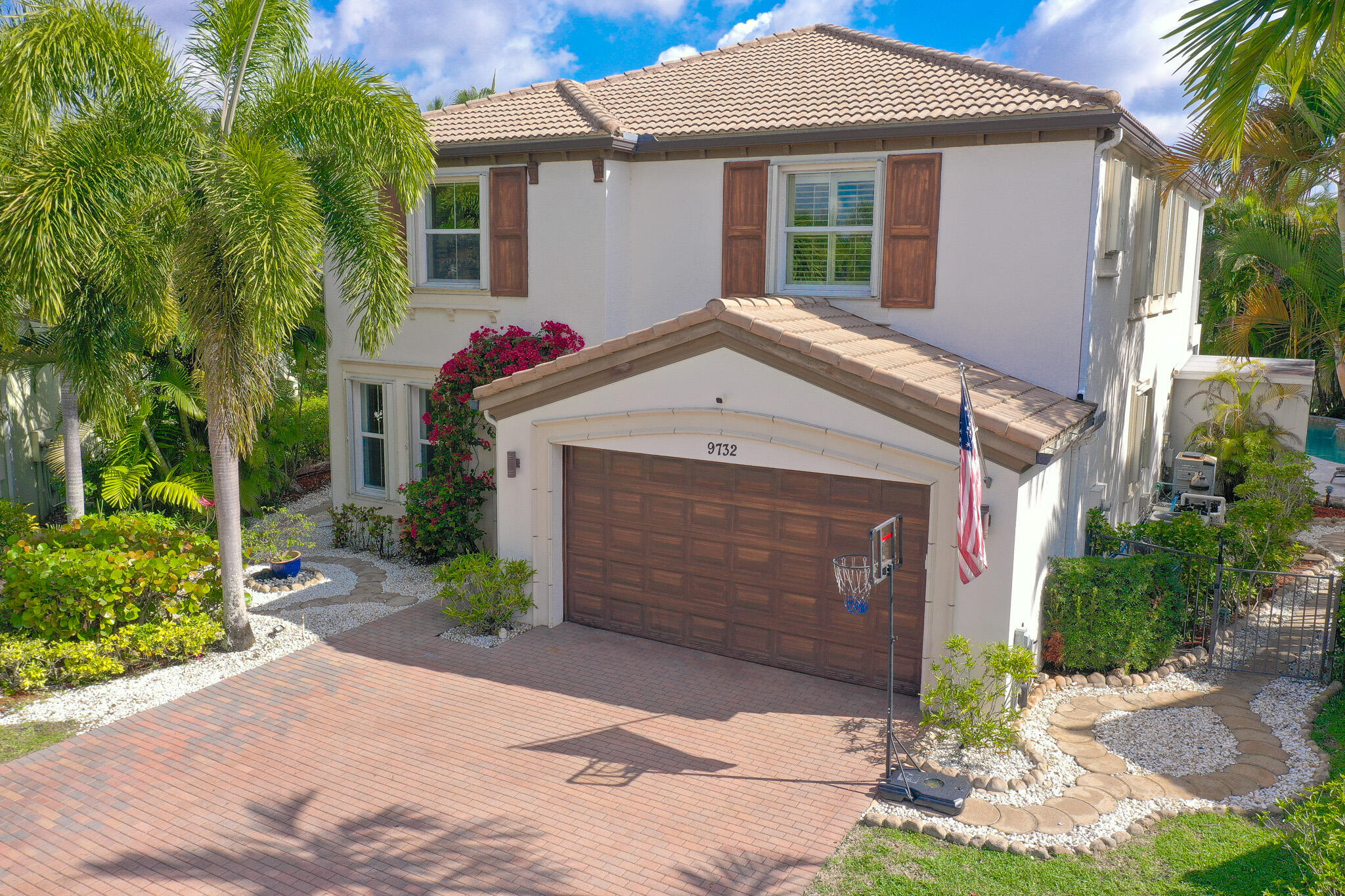 9732 Phipps Lane