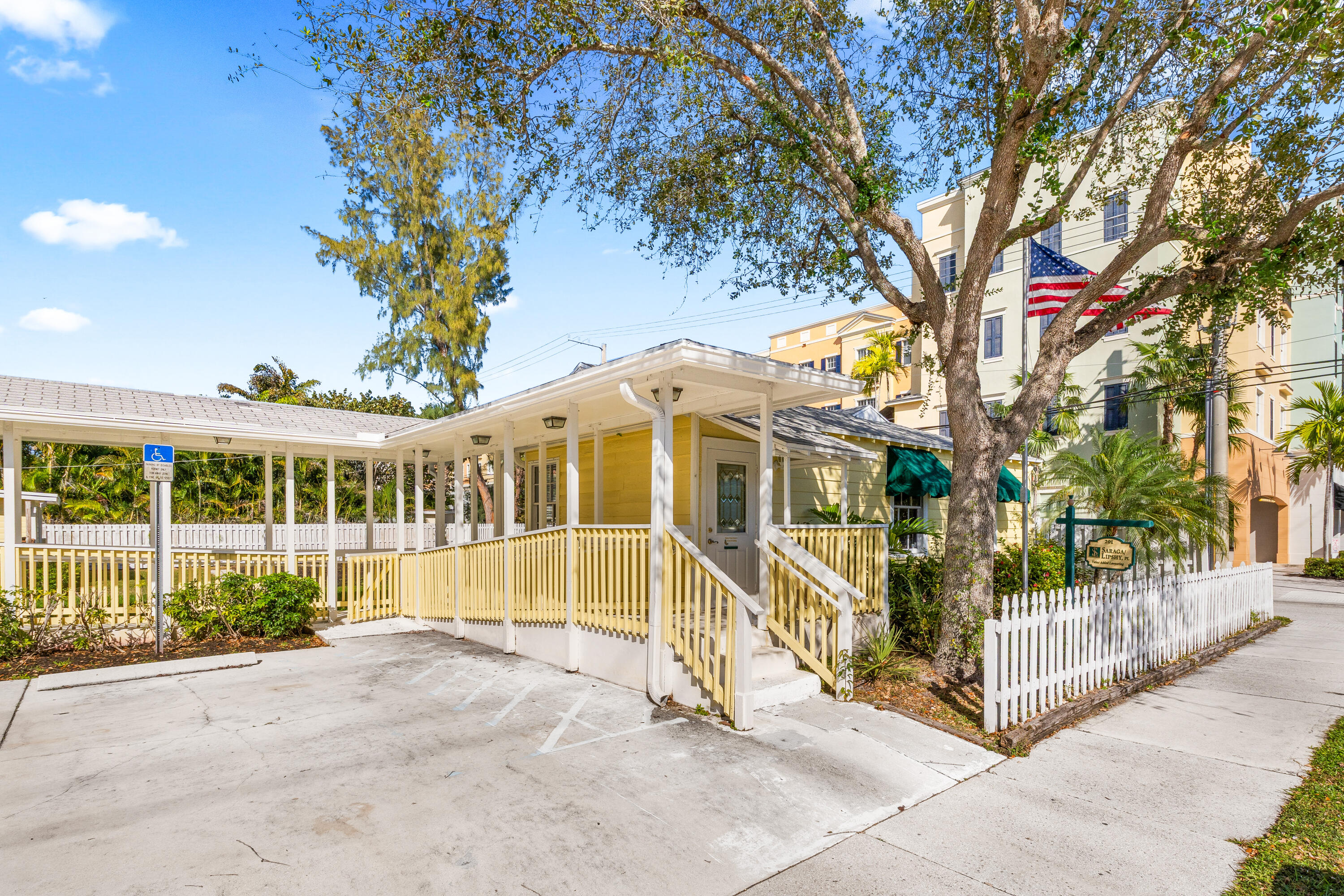 201 NE 1st Avenue