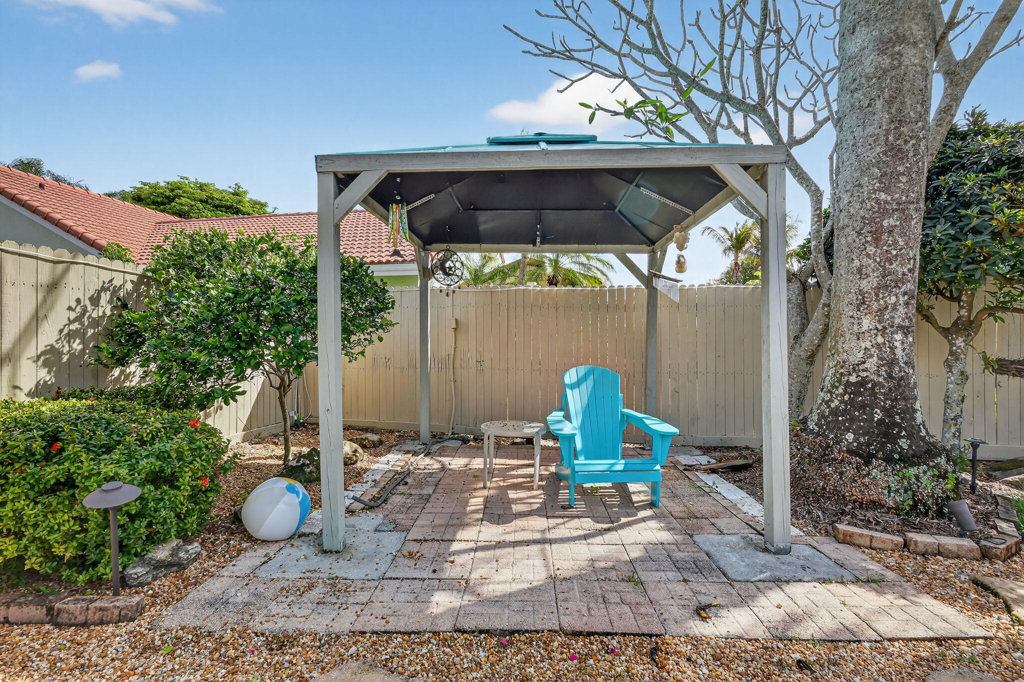 5875 Sun Pointe Circle