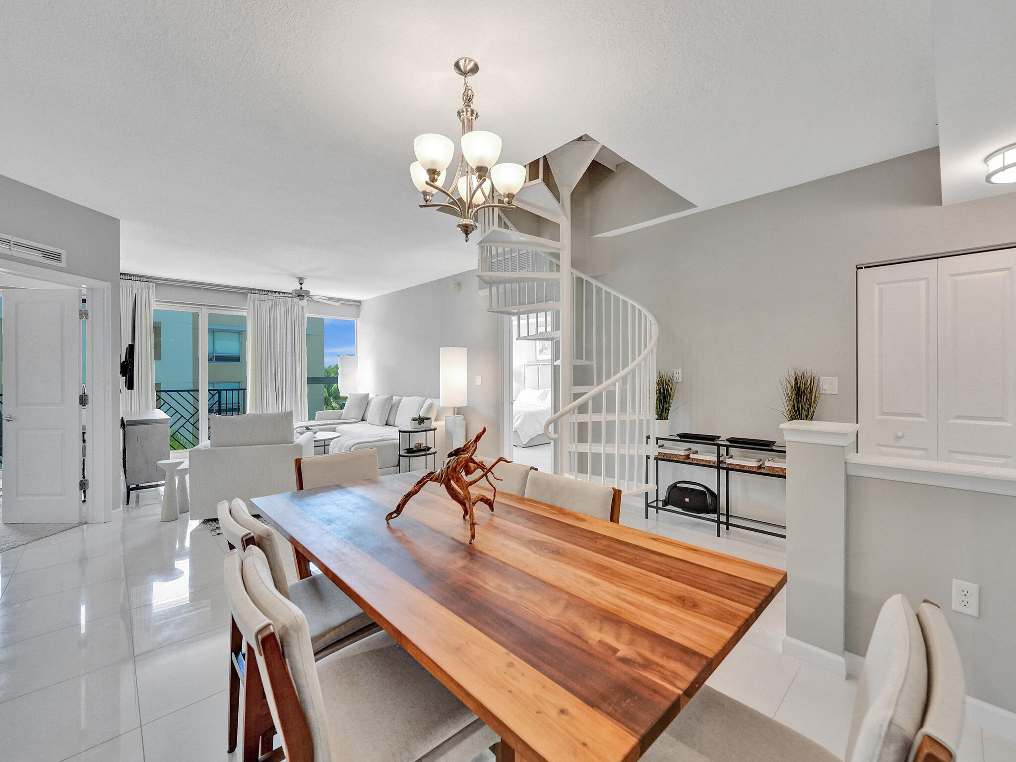 225 NE 1st Street 412