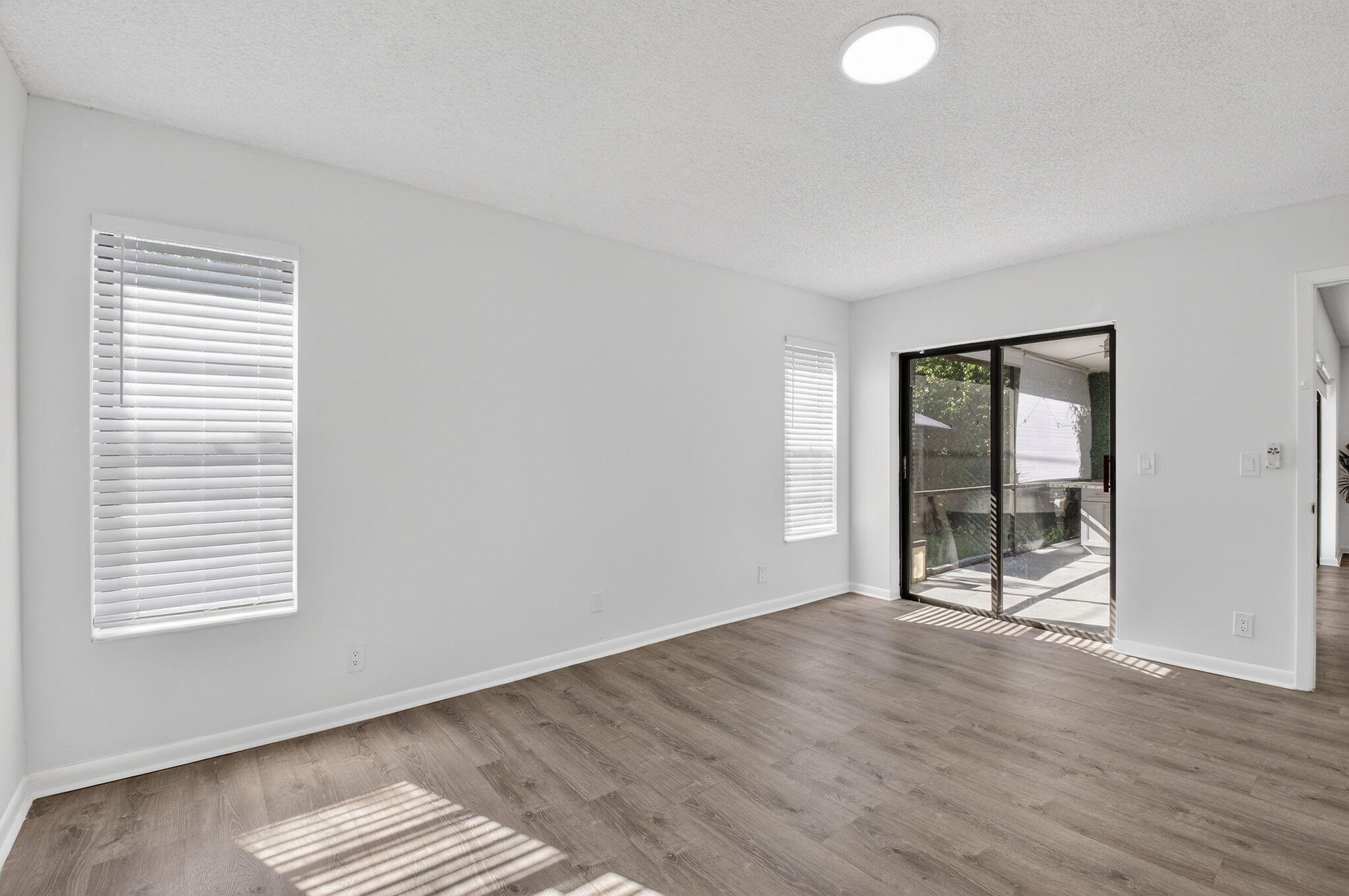 9074 Chatsworth Cascades