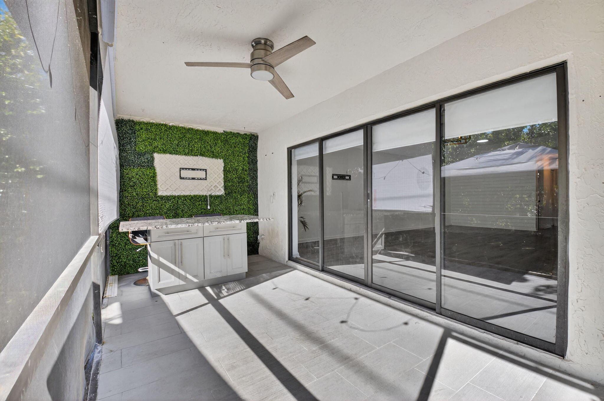 9074 Chatsworth Cascades