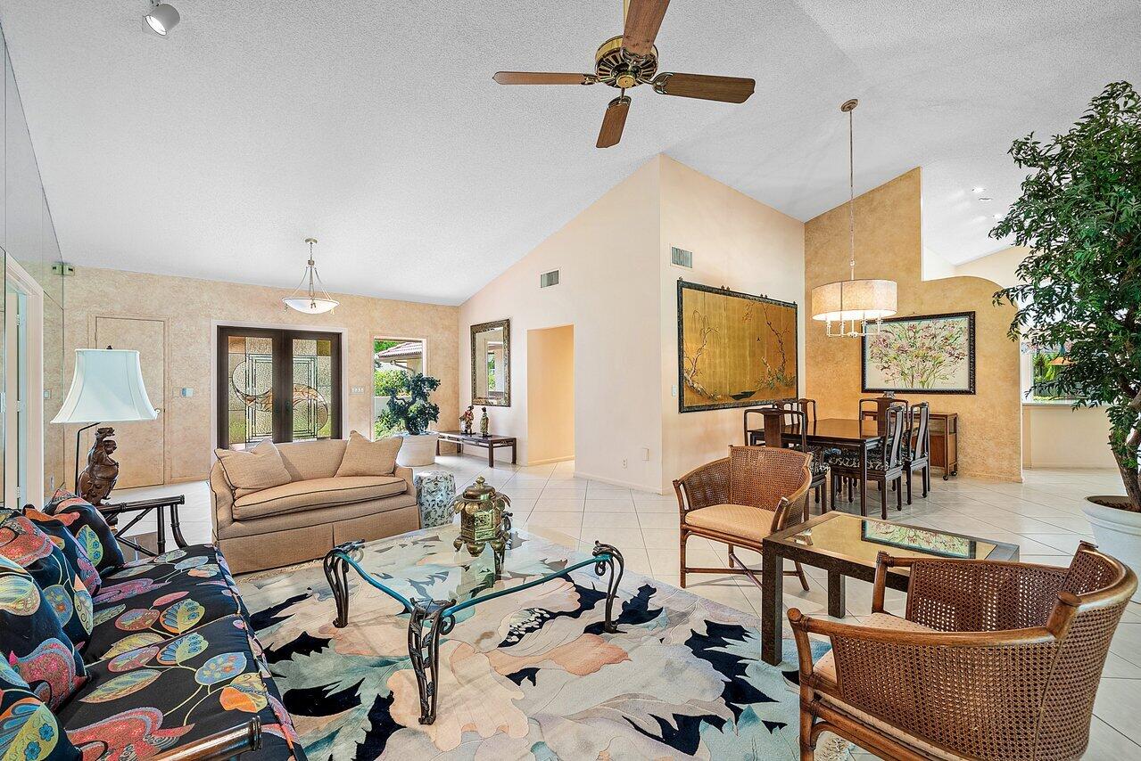 10215 Boca Woods Lane