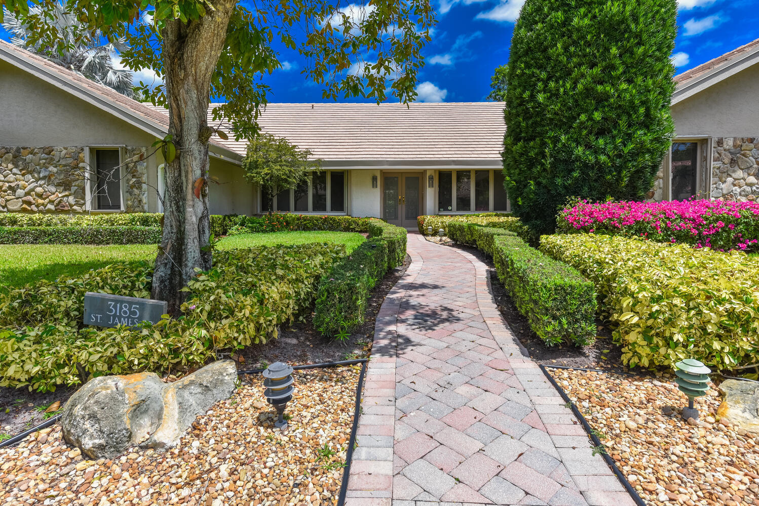 3185 St James Drive