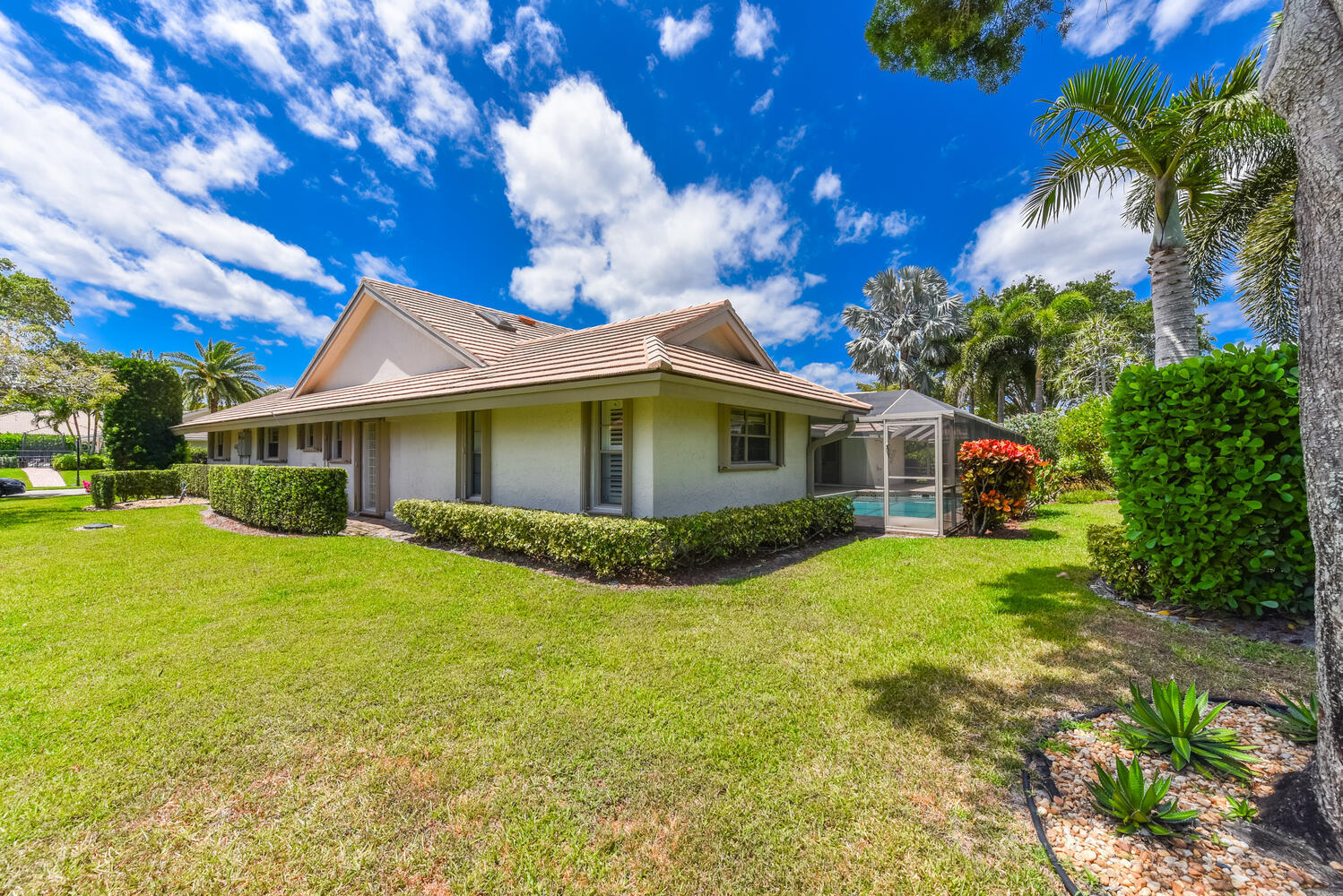 3185 St James Drive