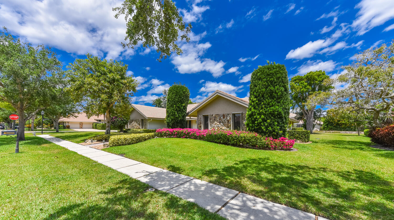 3185 St James Drive
