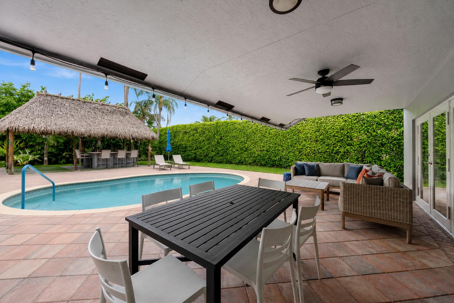 990 NW 8th Street