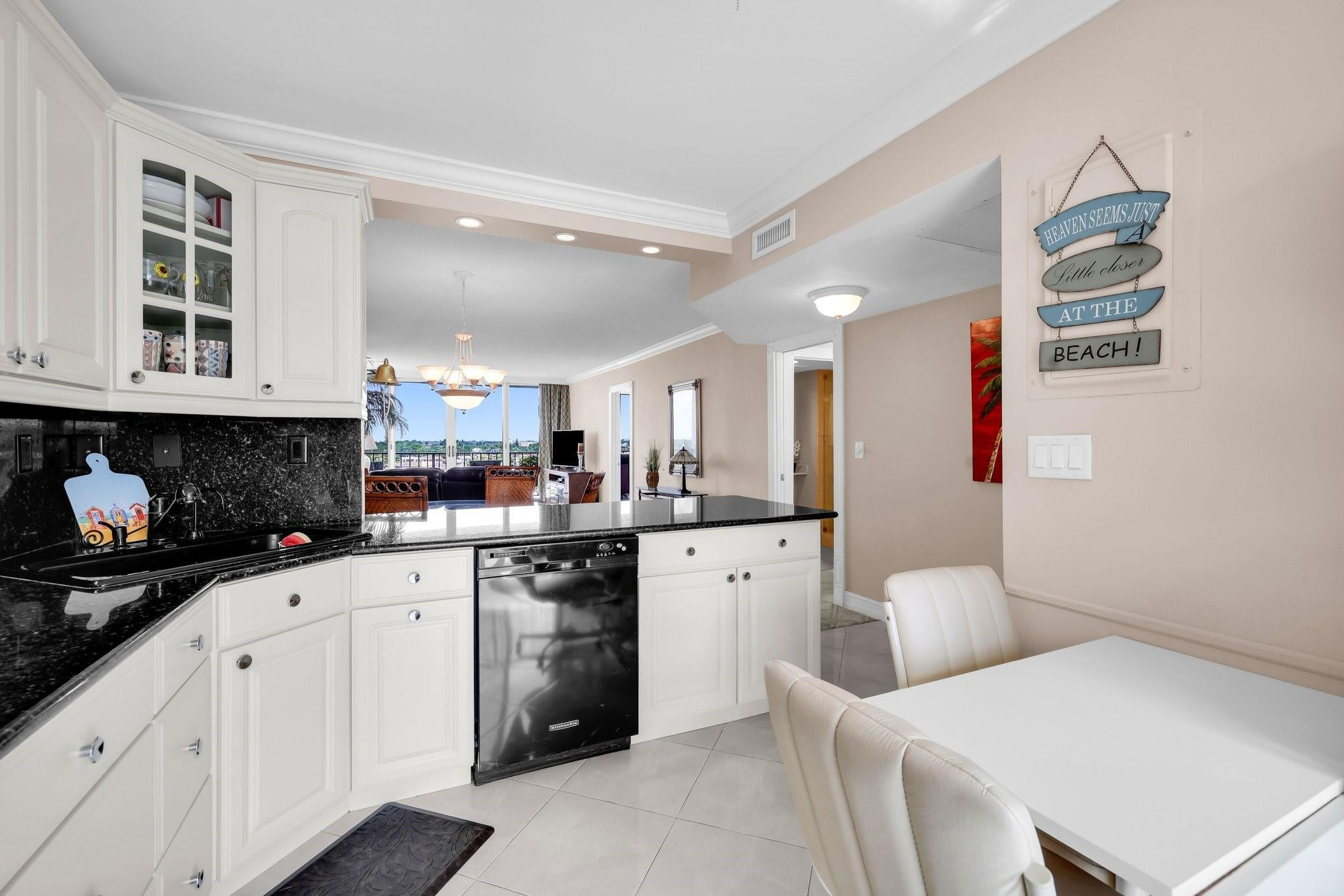 521 N Riverside Drive 601