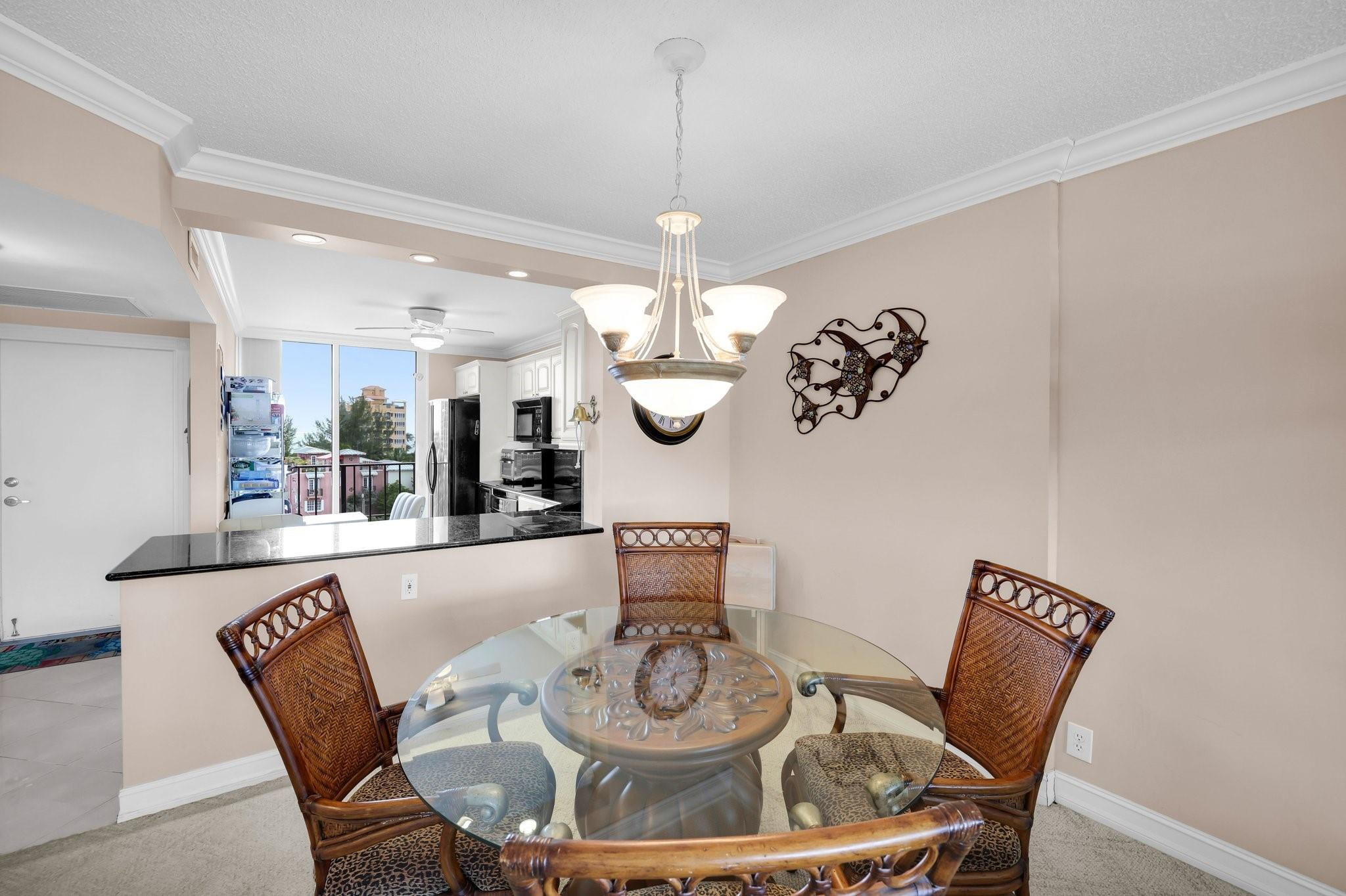 521 N Riverside Drive 601