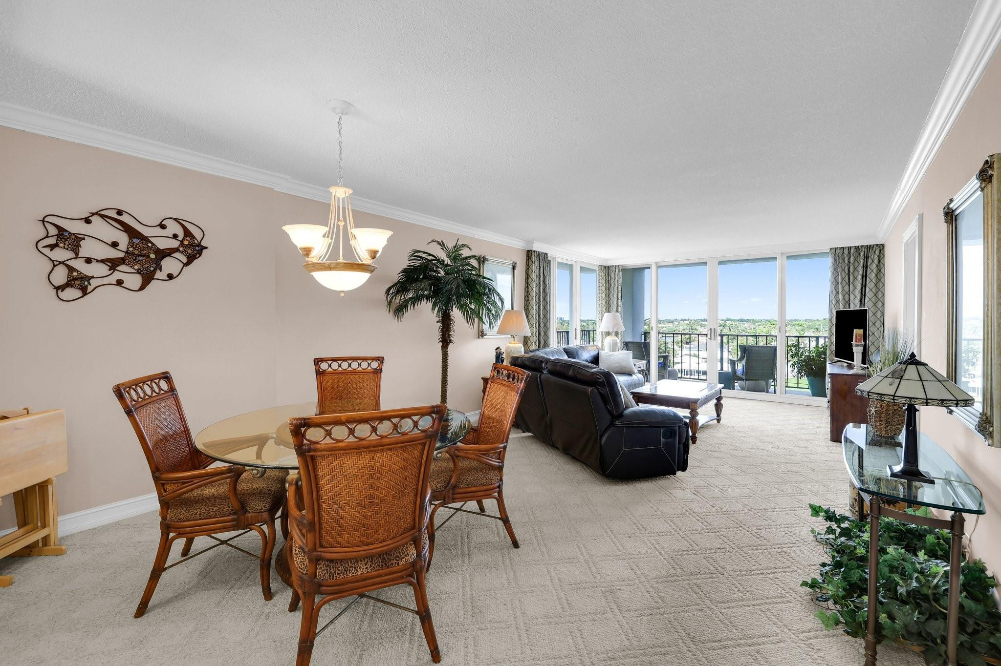 521 N Riverside Drive 601