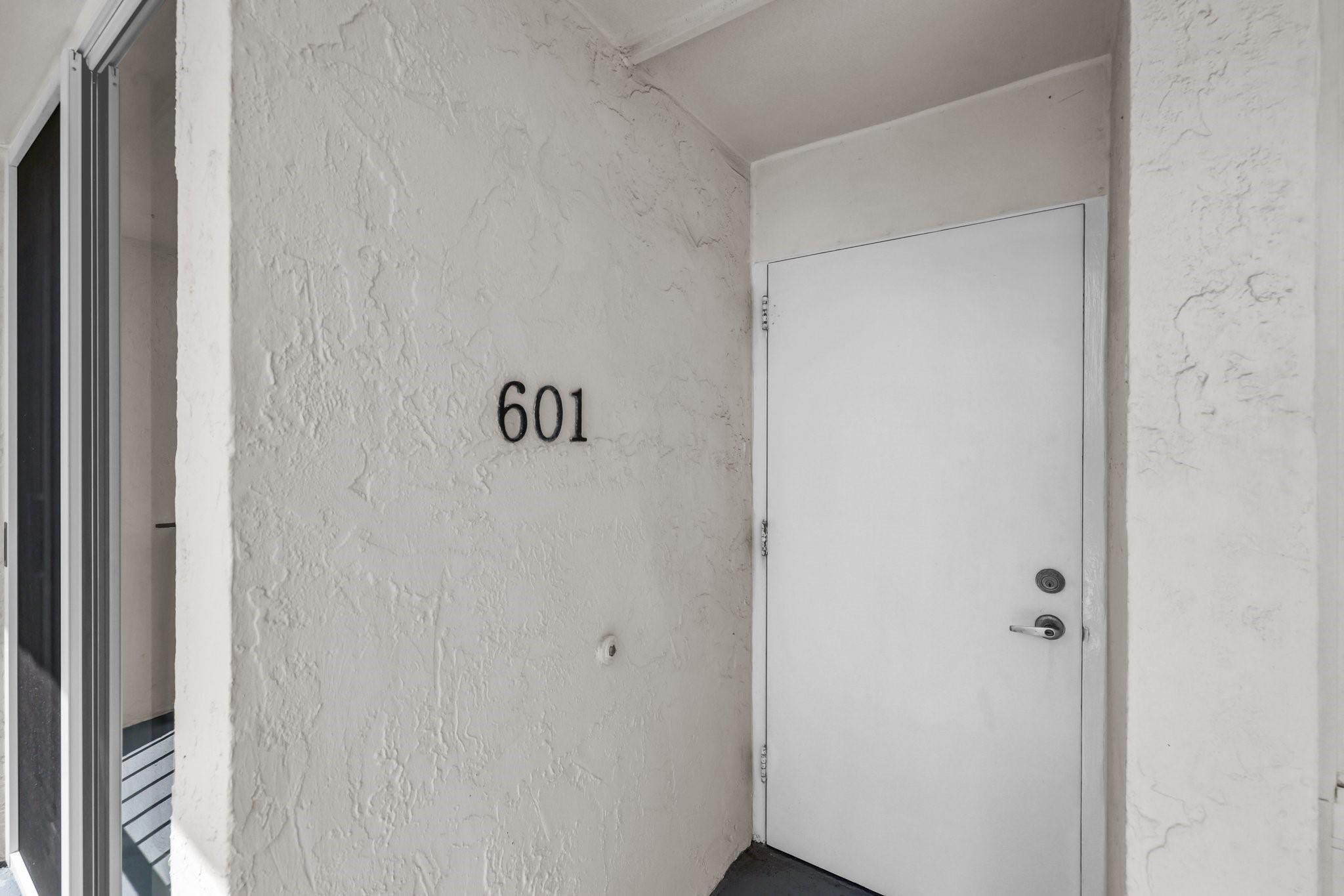 521 N Riverside Drive 601