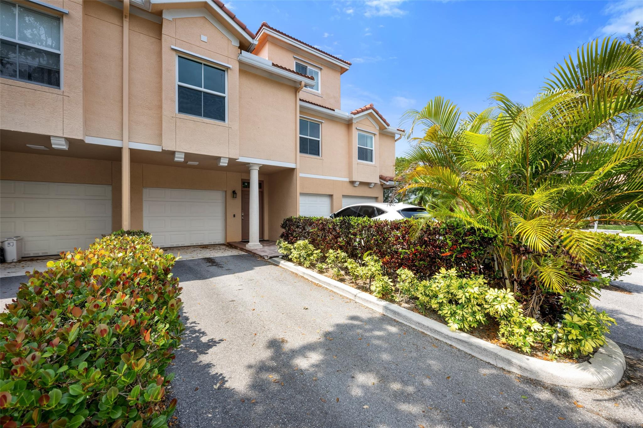 2042 Alta Meadows Lane 1708