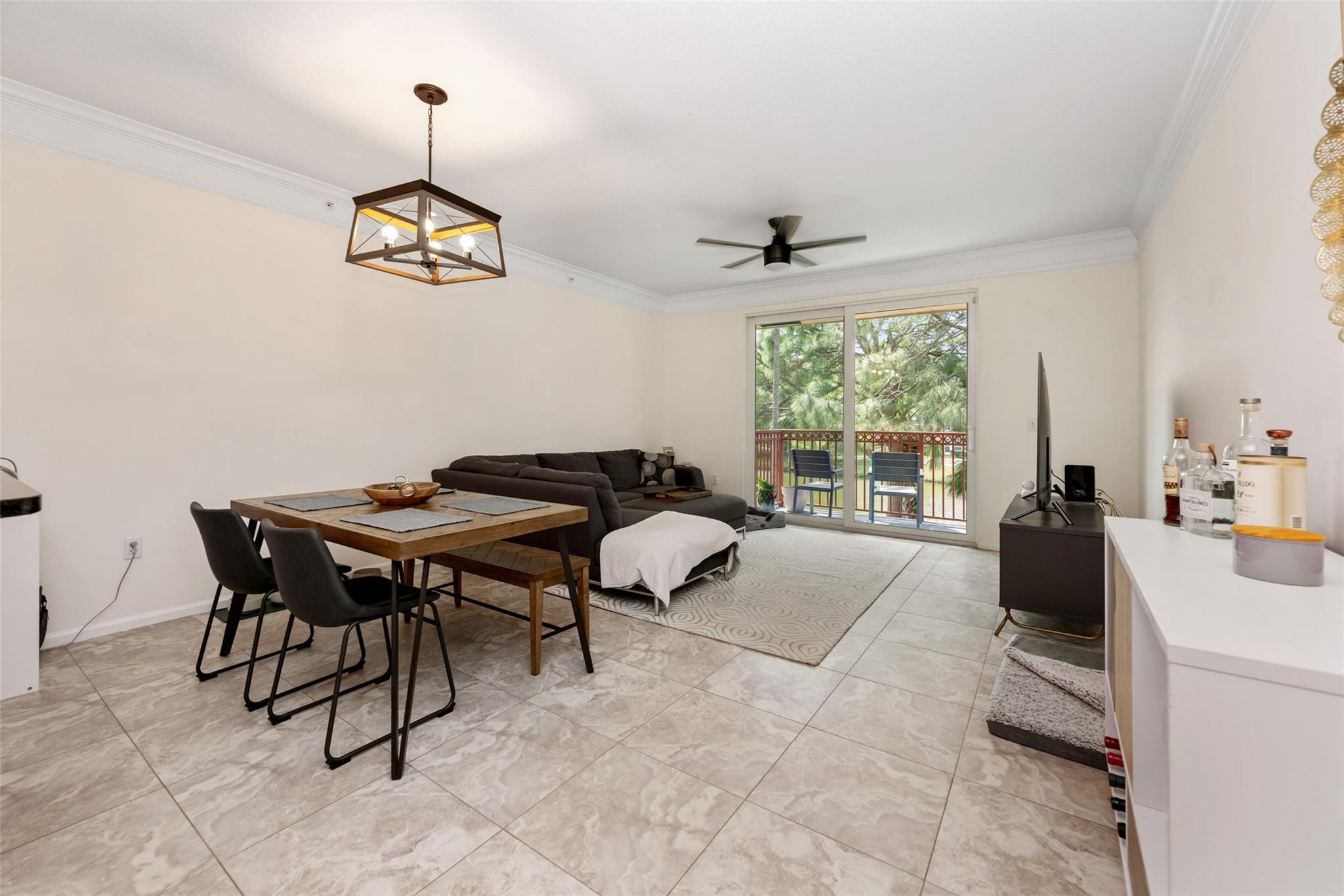 2042 Alta Meadows Lane 1708