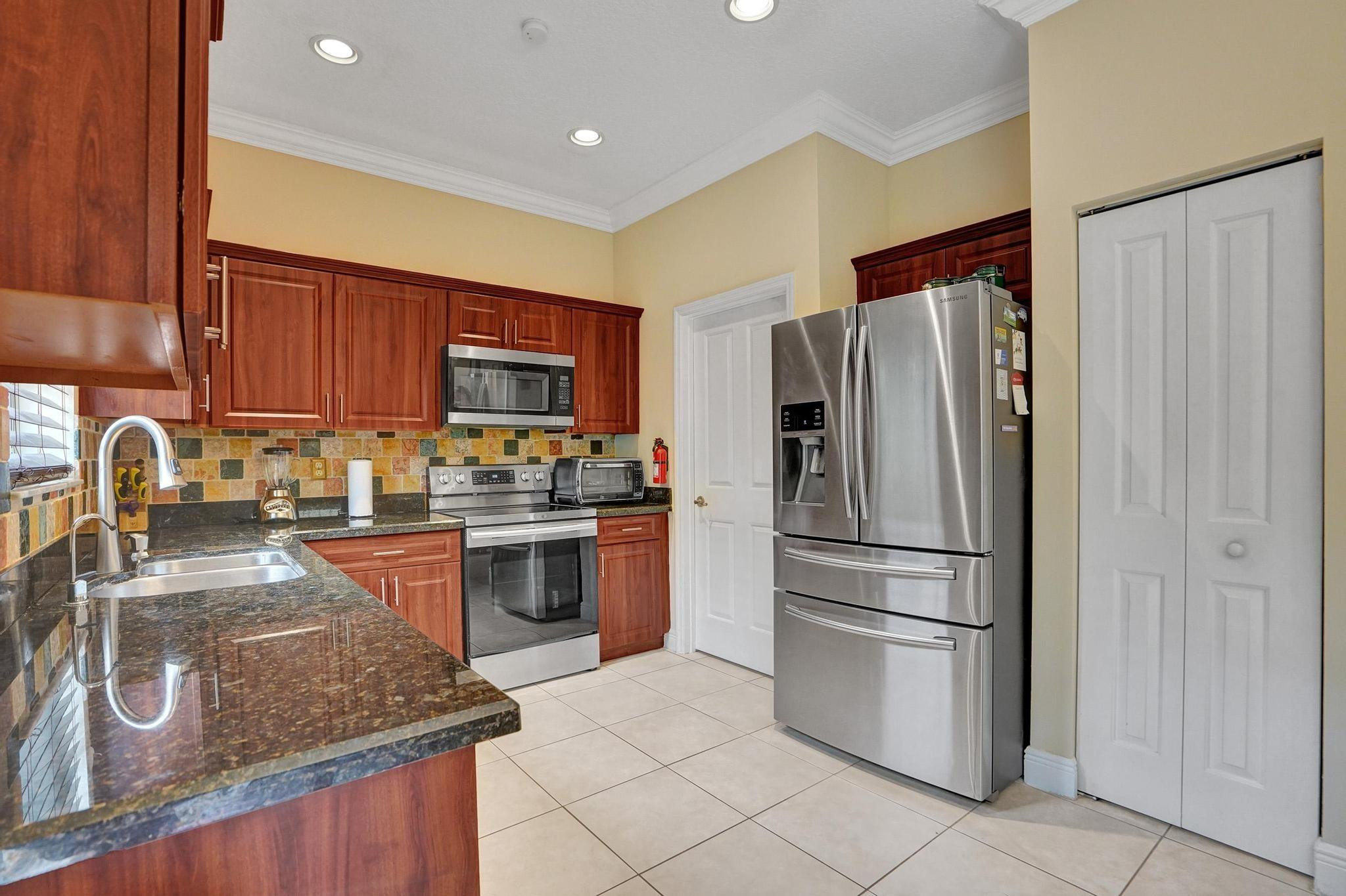 12627 NW 8th Court
