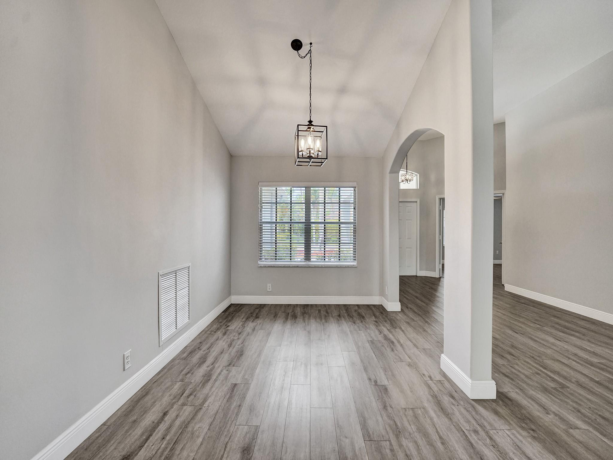 2587 Jardin Court
