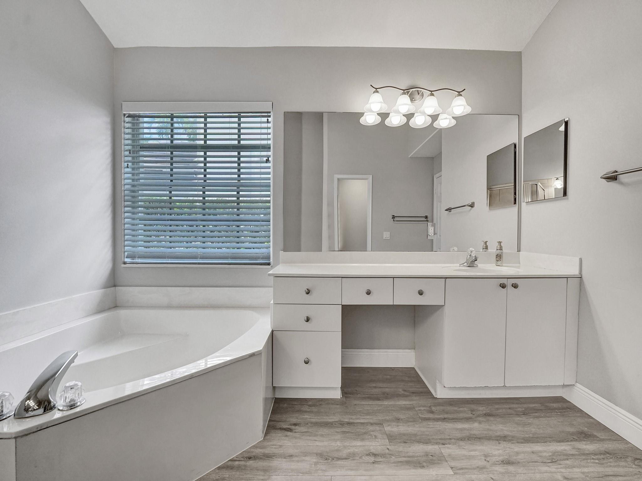 2587 Jardin Court