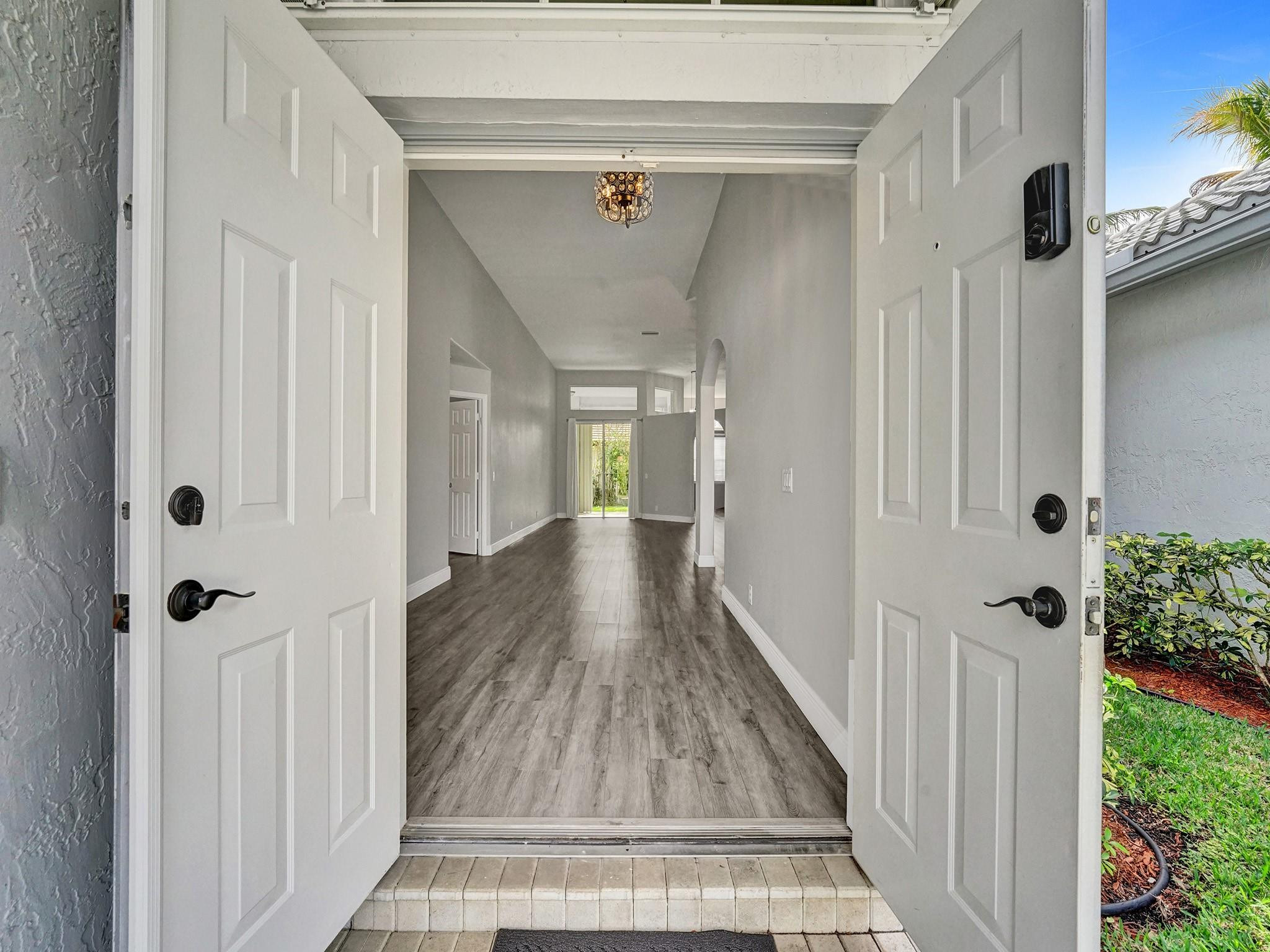 2587 Jardin Court