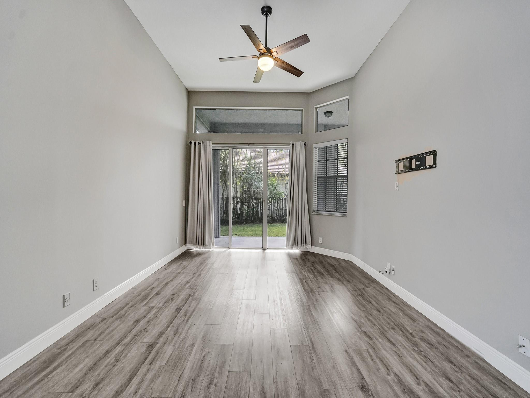 2587 Jardin Court