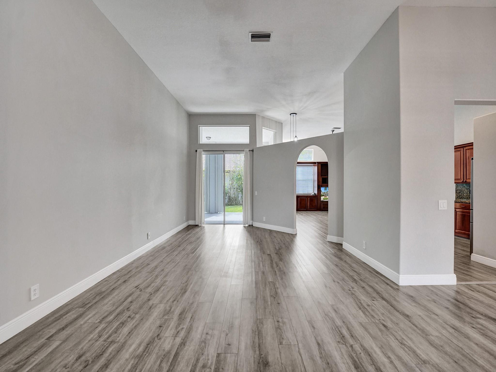 2587 Jardin Court