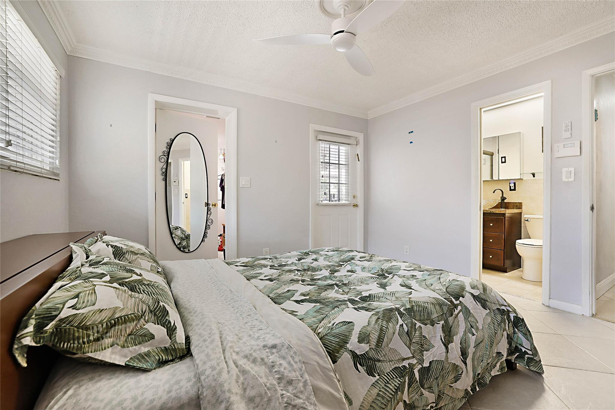2360 NE 49th Street