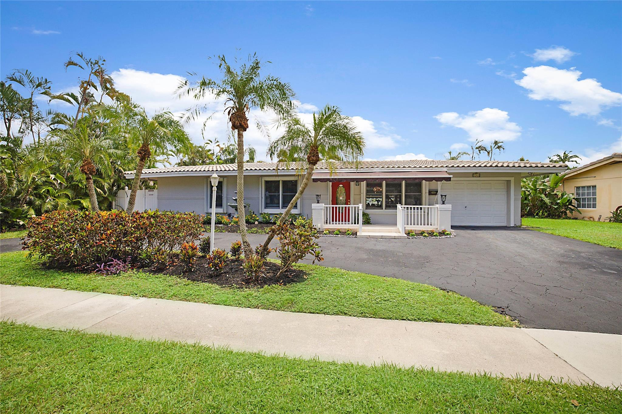2360 NE 49th Street
