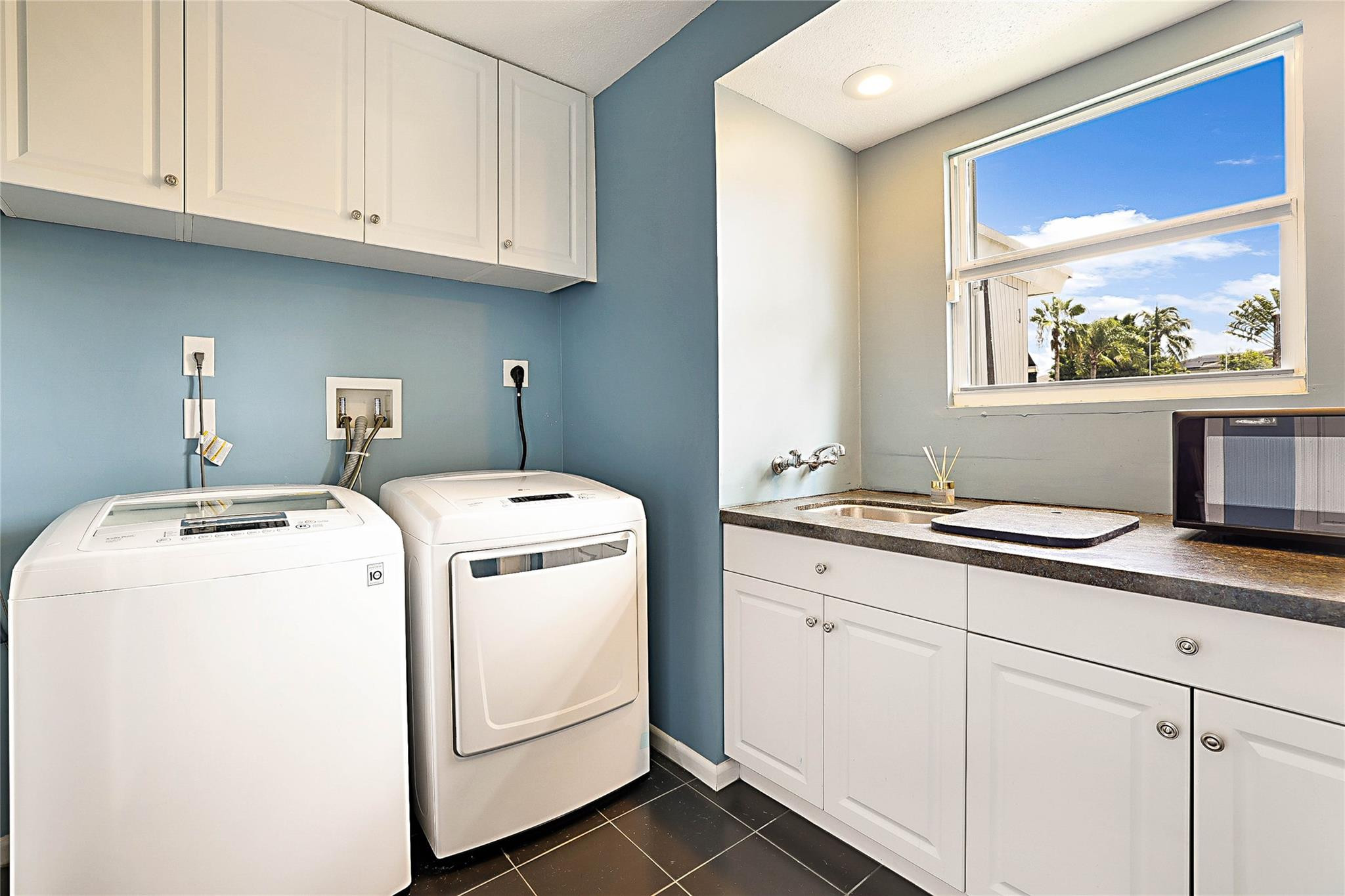 2360 NE 49th Street