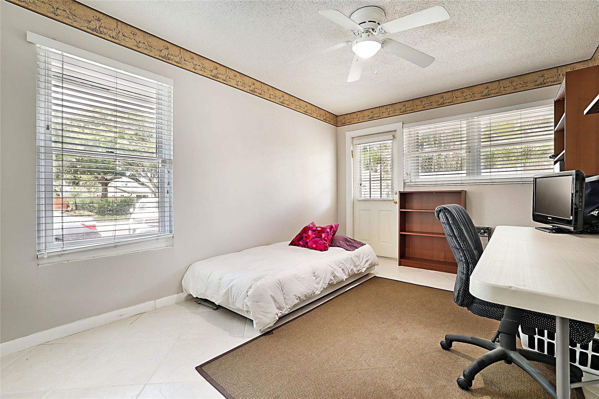 2360 NE 49th Street
