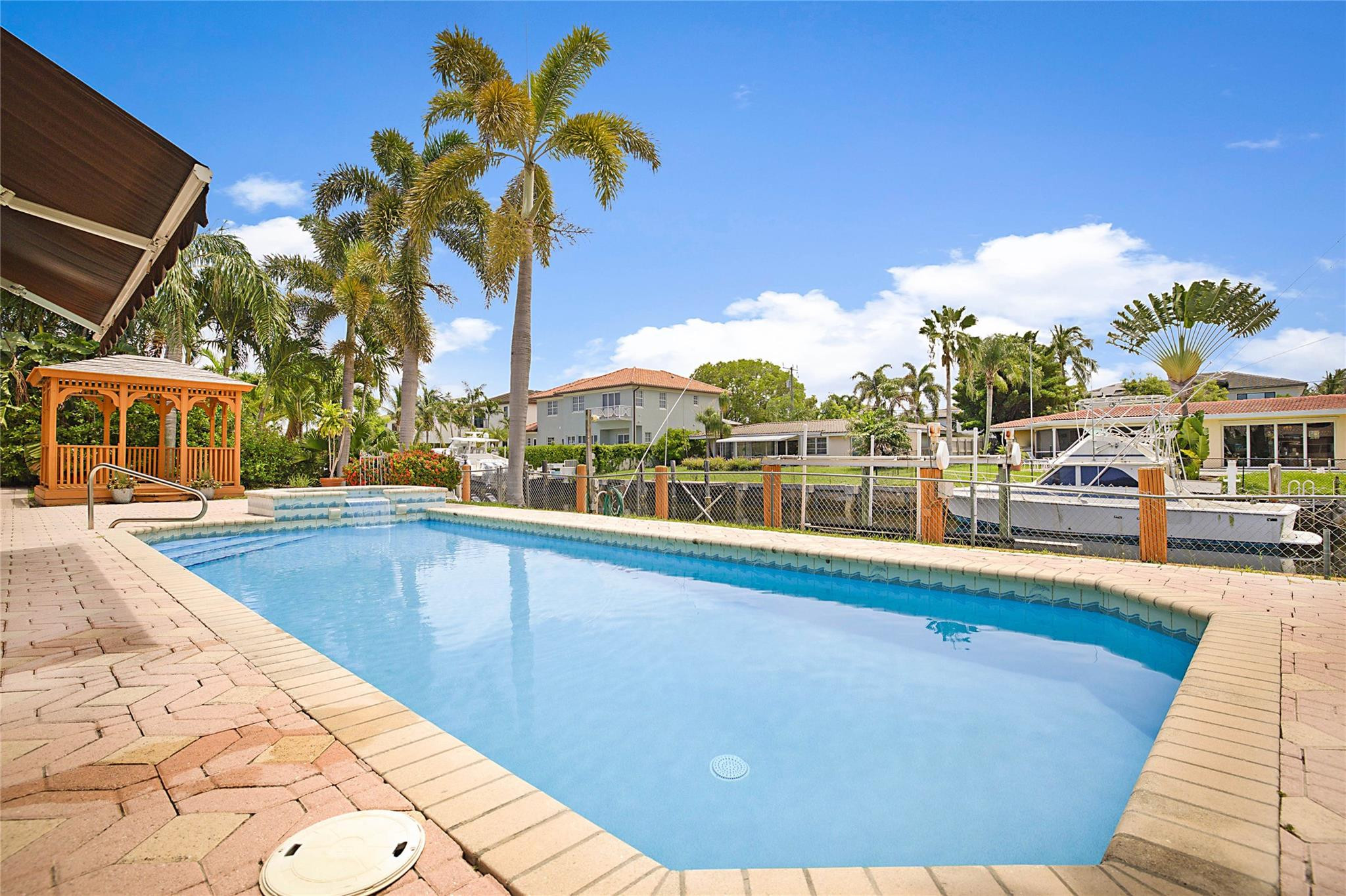 2360 NE 49th Street