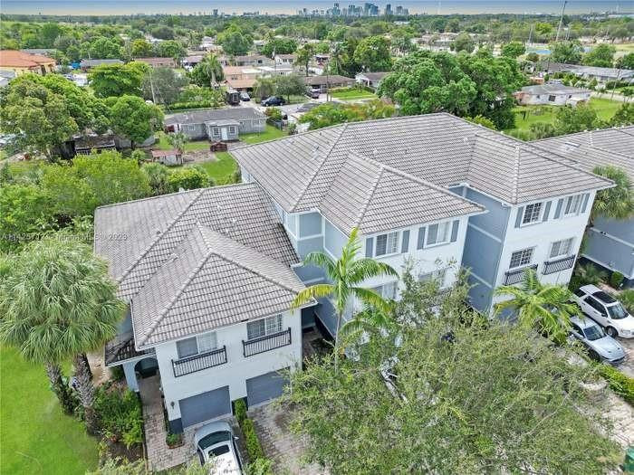 1438 NW 34th Way
