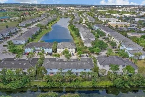 1438 NW 34th Way