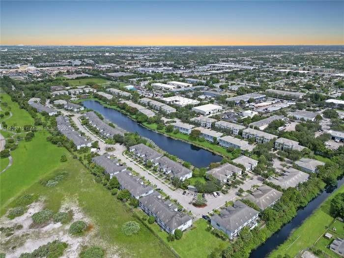 1438 NW 34th Way