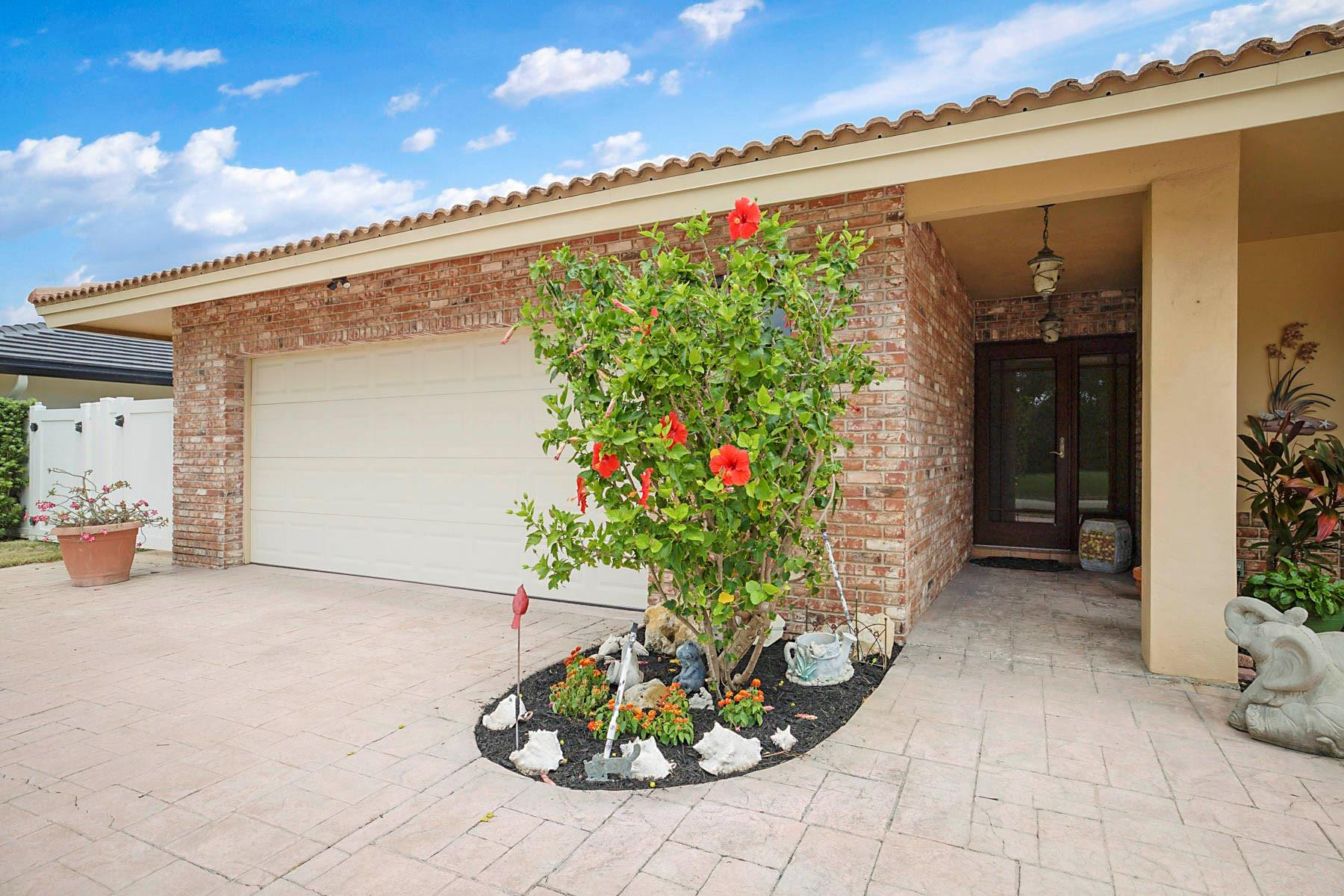 3031 NE 45th Street