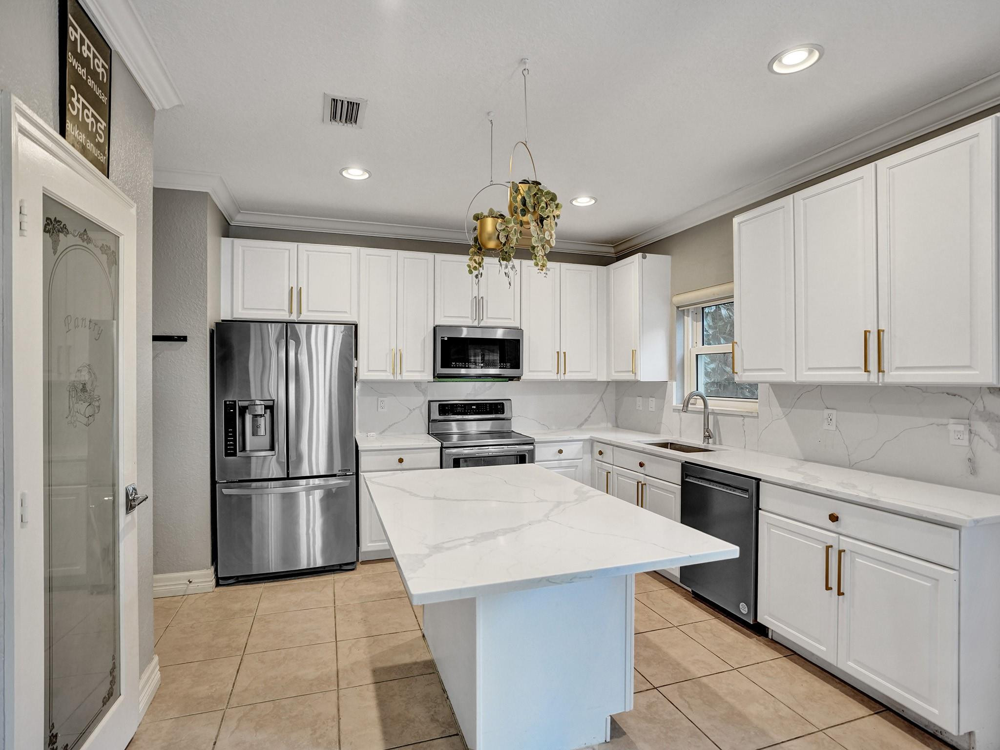 716 NW 126th Avenue