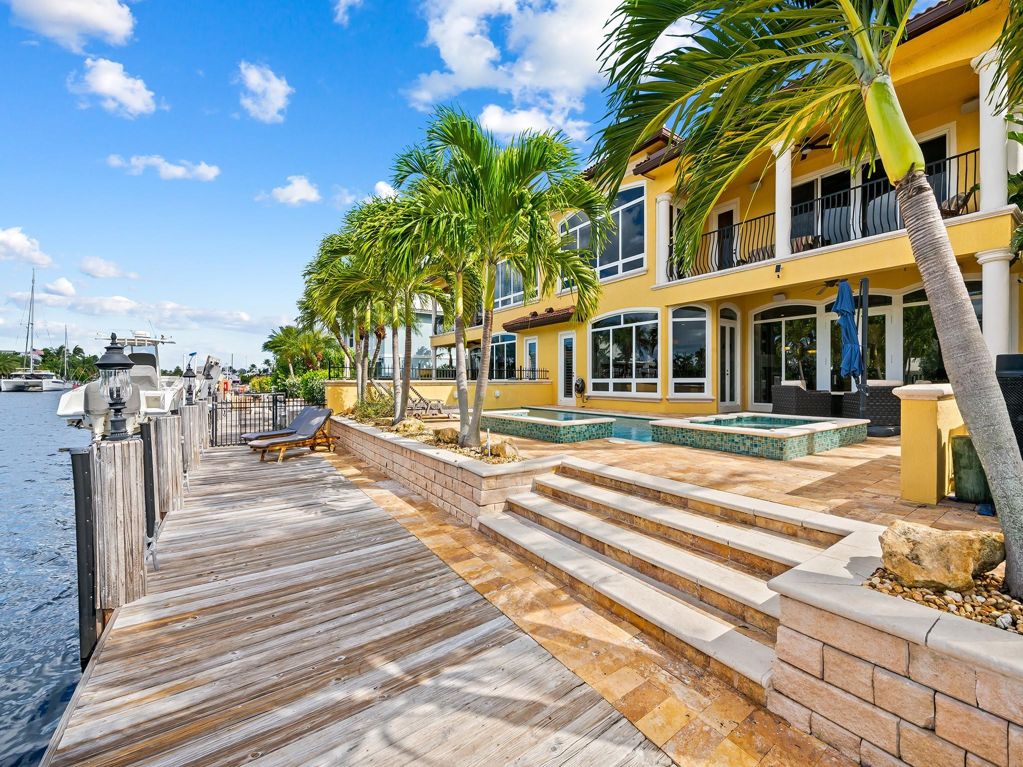 2637 NE 28th Court