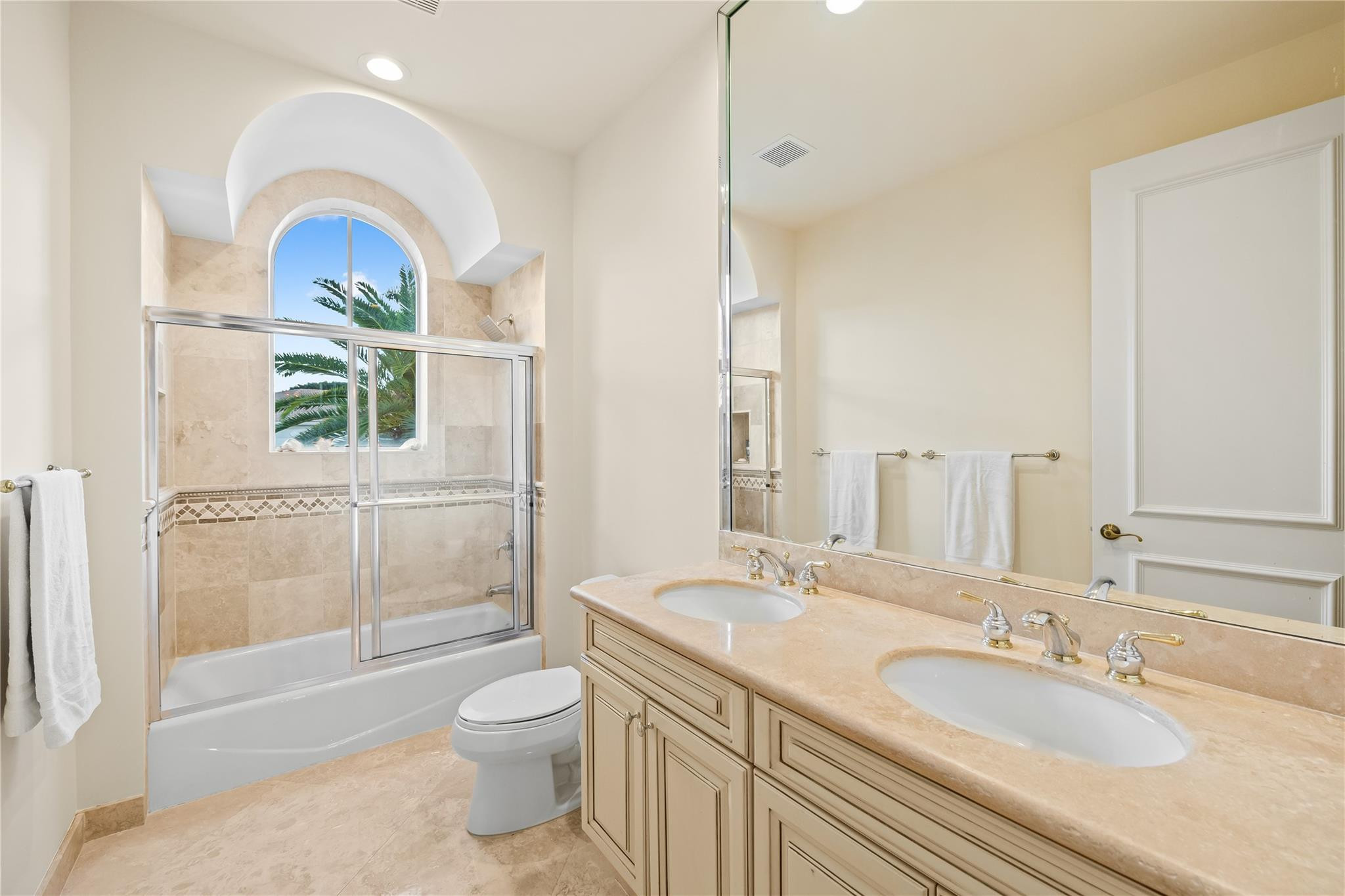 2637 NE 28th Court